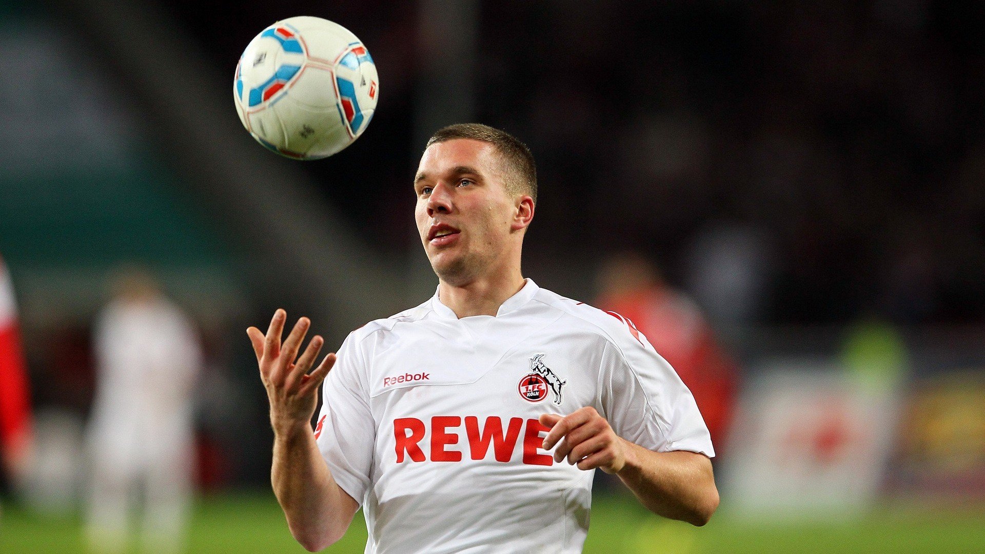 开云真人体育娱乐-_空中弹跳运动节:在空中实现速度极限_,空中弹球